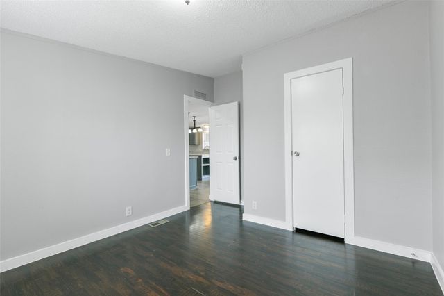 2431 Bay Oaks Harbor Drive, Baytown, TX 77523