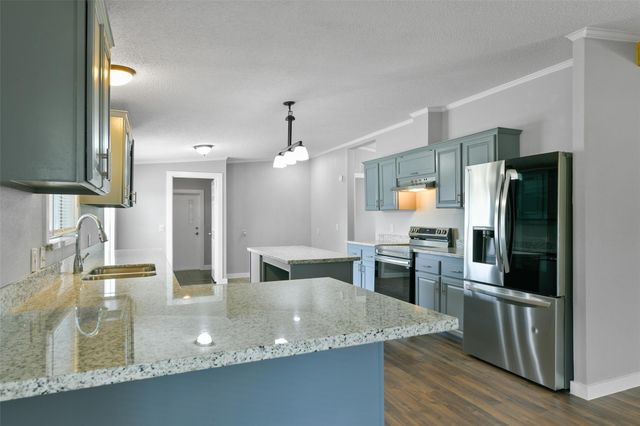 2431 Bay Oaks Harbor Drive, Baytown, TX 77523