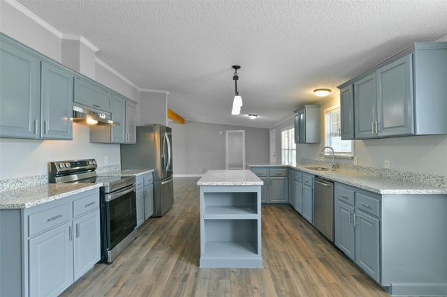 2431 Bay Oaks Harbor Drive, Baytown, TX 77523