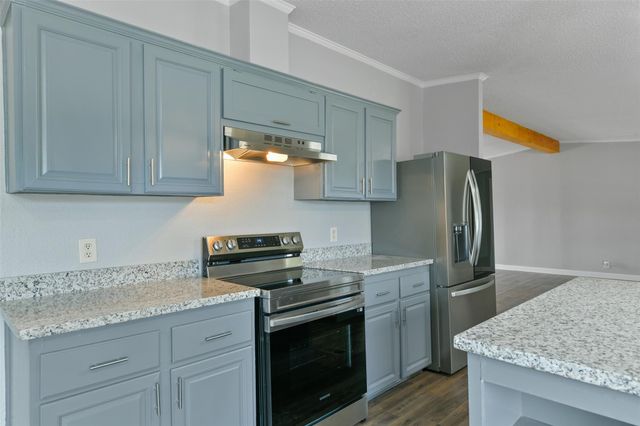 2431 Bay Oaks Harbor Drive, Baytown, TX 77523