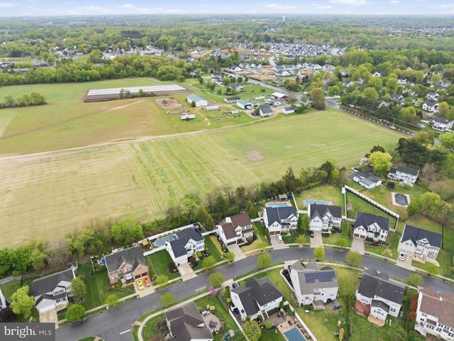 616 BAINBRIDGE DR, Mullica Hill, NJ 08062