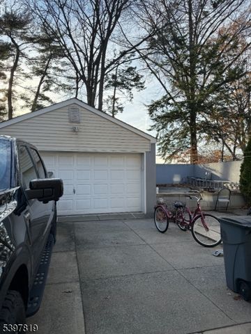 12 Watson Ave, Elizabeth City, NJ 07202