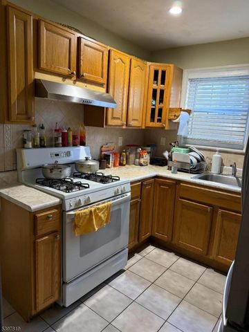 12 Watson Ave, Elizabeth City, NJ 07202