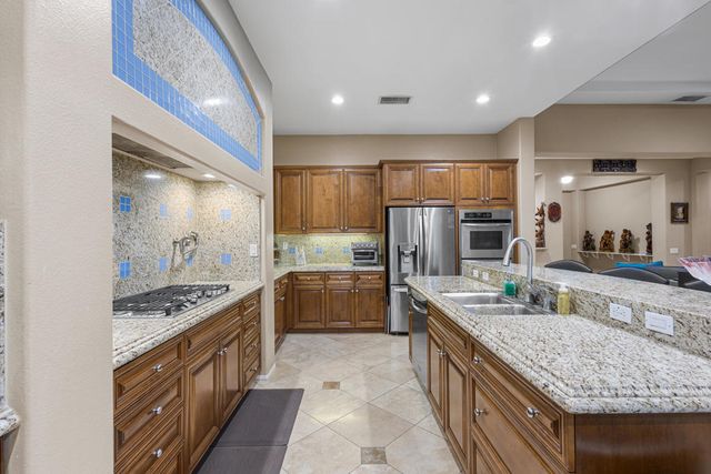 123 Brenna Lane, Palm Desert, CA 92211