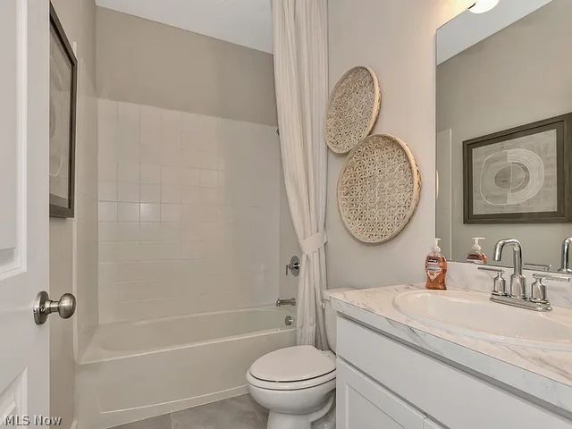 541 Cedar Wood Trail, Elyria, OH 44035