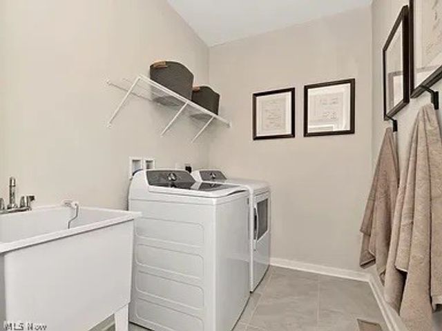 541 Cedar Wood Trail, Elyria, OH 44035