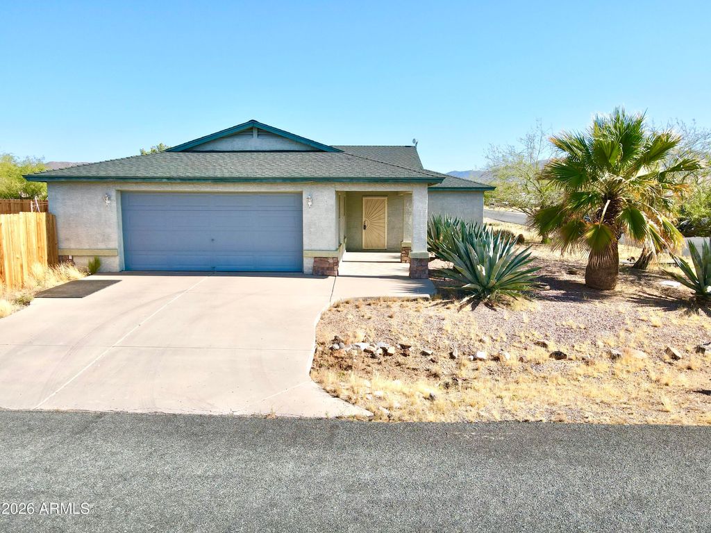 Image 30 of property listing at 27144 S BENNETT Way, Congress, AZ 85332