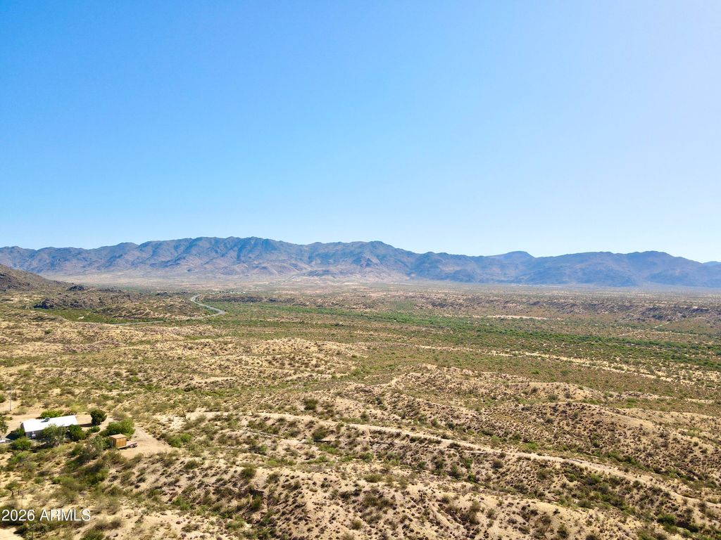 Image 33 of property listing at 27144 S BENNETT Way, Congress, AZ 85332