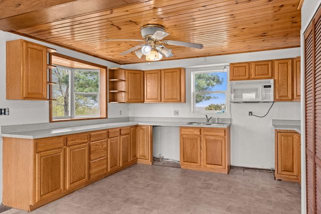 55 Kearney Lane, Reeds Spring, MO 65737