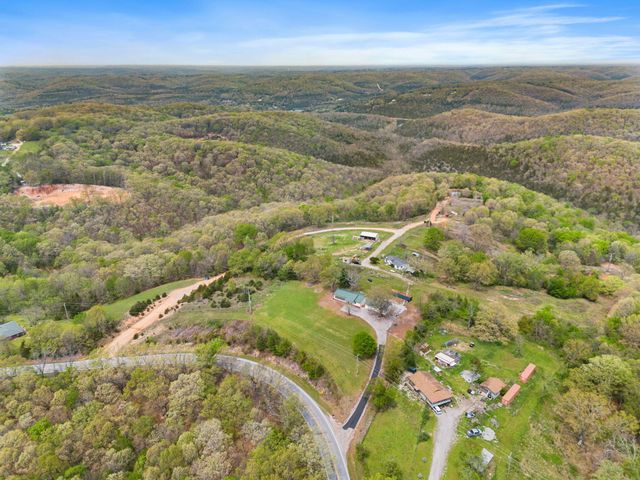 55 Kearney Lane, Reeds Spring, MO 65737