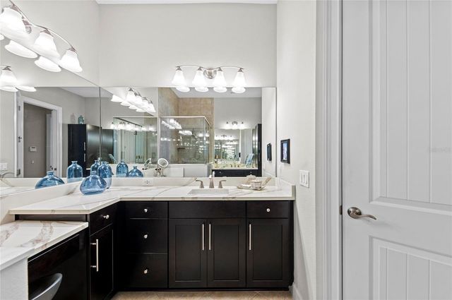 226 SAPPHIRE LAKE DRIVE 101, Bradenton, FL 34209