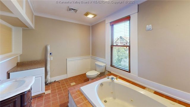 840 13th Avenue, Huntington, WV 25701