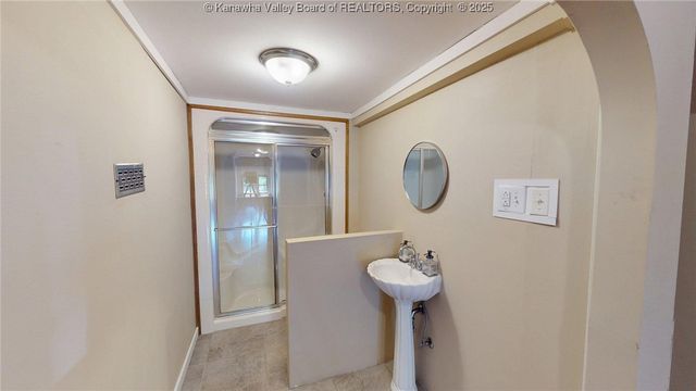 840 13th Avenue, Huntington, WV 25701