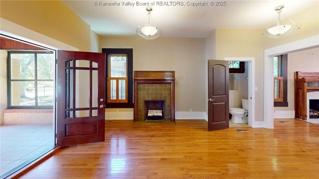 840 13th Avenue, Huntington, WV 25701