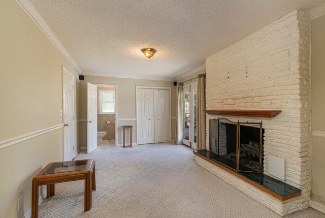 1626 S St Charles Avenue, Springfield, MO 65804