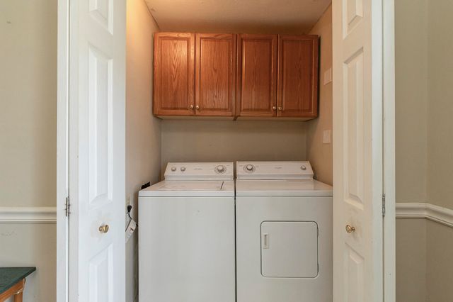 1626 S St Charles Avenue, Springfield, MO 65804