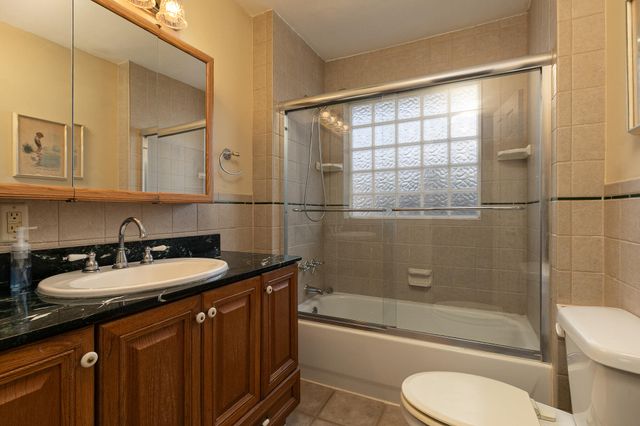 1626 S St Charles Avenue, Springfield, MO 65804