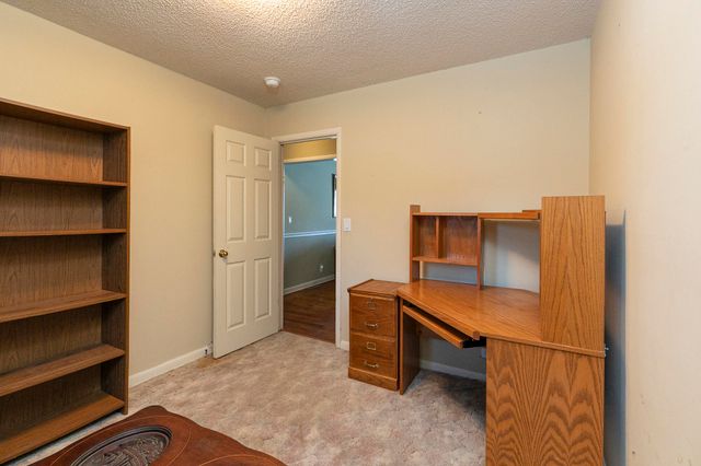 1626 S St Charles Avenue, Springfield, MO 65804