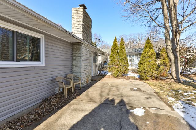 1626 S St Charles Avenue, Springfield, MO 65804