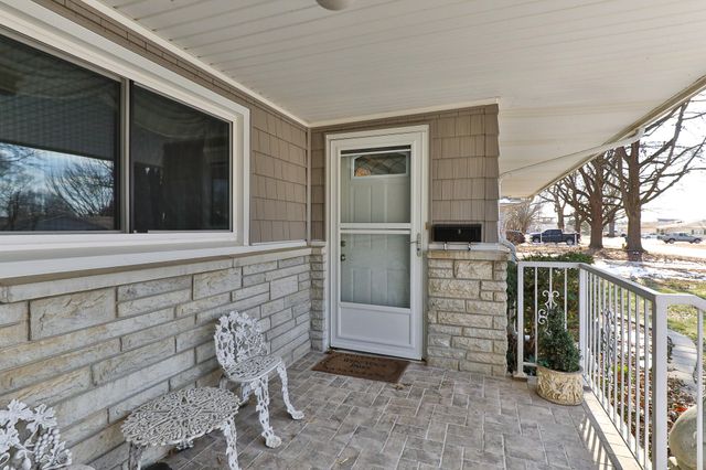 1626 S St Charles Avenue, Springfield, MO 65804