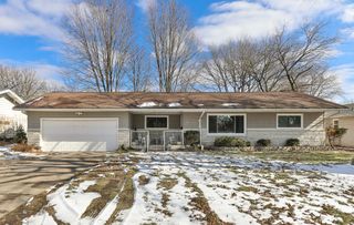 1626 S St Charles Avenue, Springfield, MO 65804