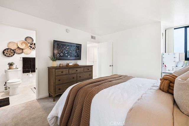 7826 Topanga Canyon Boulevard 301, Canoga Park, CA 91304