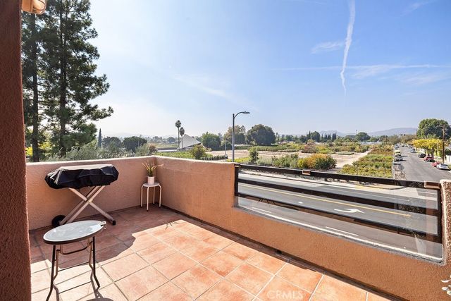7826 Topanga Canyon Boulevard 301, Canoga Park, CA 91304