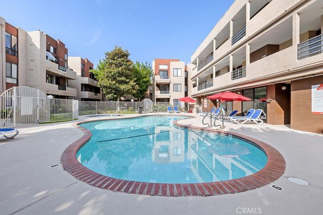 7826 Topanga Canyon Boulevard 301, Canoga Park, CA 91304