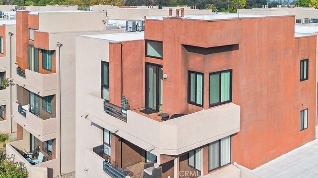 7826 Topanga Canyon Boulevard 301, Canoga Park, CA 91304