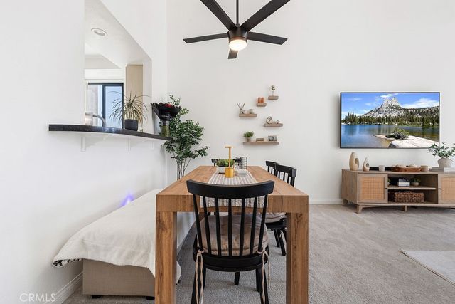 7826 Topanga Canyon Boulevard 301, Canoga Park, CA 91304