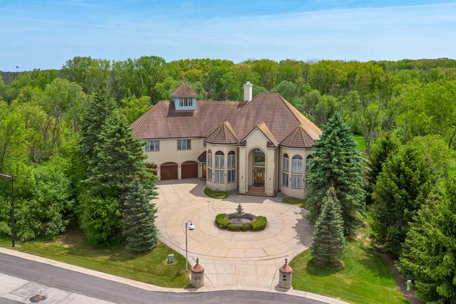 N78W13031 Country Club COURT, Menomonee Falls, WI 53051