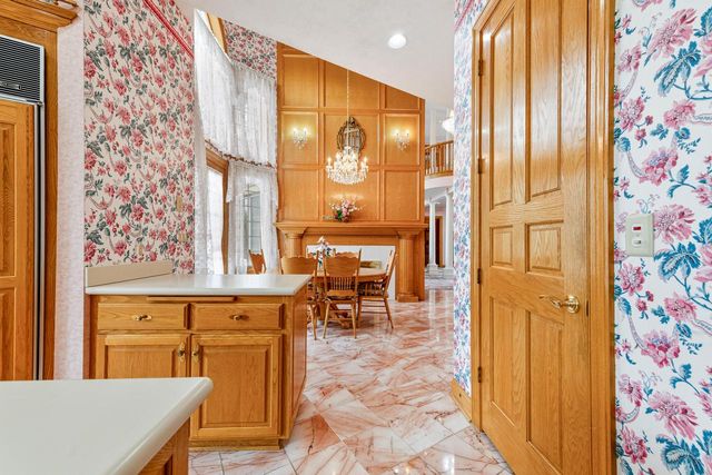 N78W13031 Country Club COURT, Menomonee Falls, WI 53051