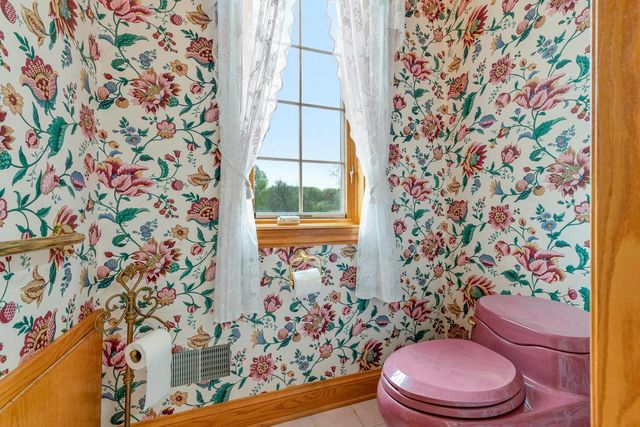 N78W13031 Country Club COURT, Menomonee Falls, WI 53051