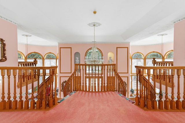N78W13031 Country Club COURT, Menomonee Falls, WI 53051