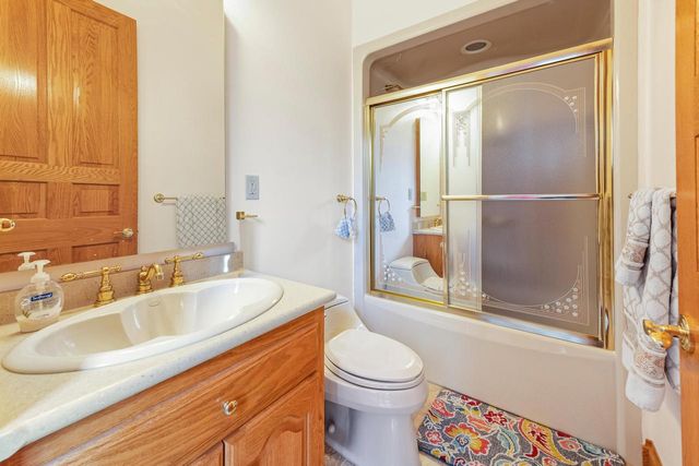 N78W13031 Country Club COURT, Menomonee Falls, WI 53051