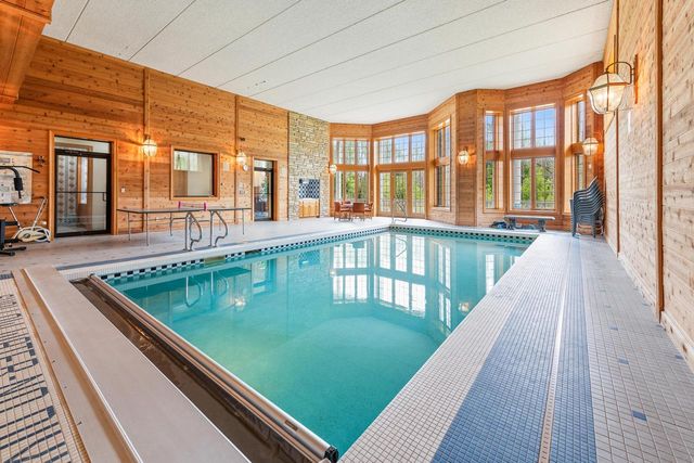 N78W13031 Country Club COURT, Menomonee Falls, WI 53051