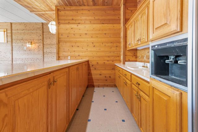 N78W13031 Country Club COURT, Menomonee Falls, WI 53051