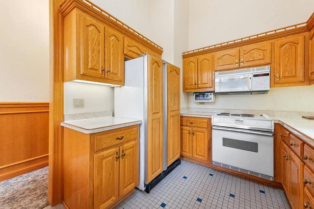 N78W13031 Country Club COURT, Menomonee Falls, WI 53051