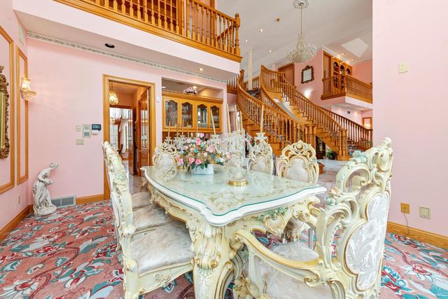 N78W13031 Country Club COURT, Menomonee Falls, WI 53051