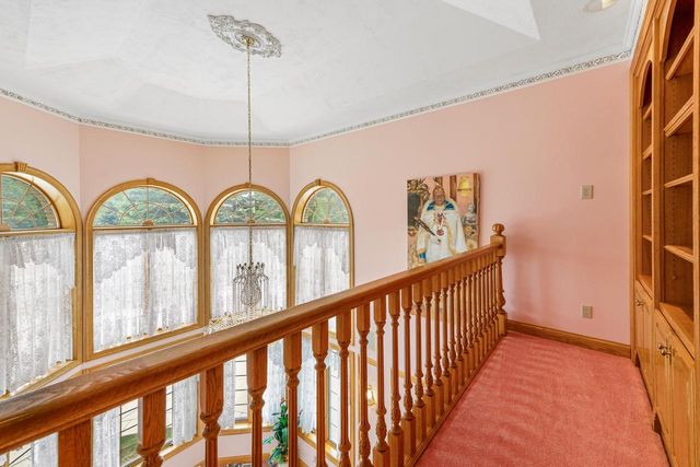 N78W13031 Country Club COURT, Menomonee Falls, WI 53051