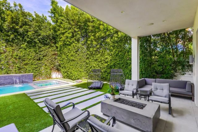 737 N Cherokee Avenue, Los Angeles, CA 90038