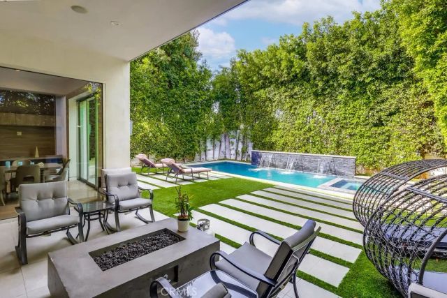 737 N Cherokee Avenue, Los Angeles, CA 90038