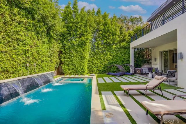 737 N Cherokee Avenue, Los Angeles, CA 90038