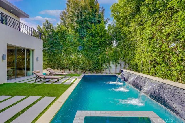 737 N Cherokee Avenue, Los Angeles, CA 90038