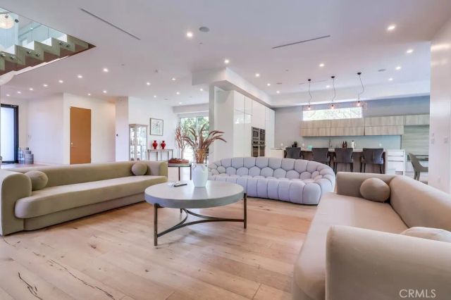 737 N Cherokee Avenue, Los Angeles, CA 90038