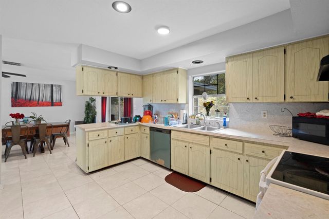 2118 SE Morningside Boulevard, Port St. Lucie, FL 34952