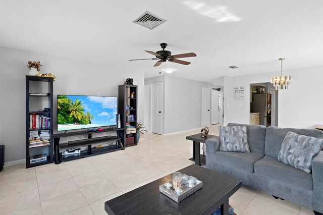 2118 SE Morningside Boulevard, Port St. Lucie, FL 34952