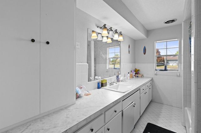 2118 SE Morningside Boulevard, Port St. Lucie, FL 34952
