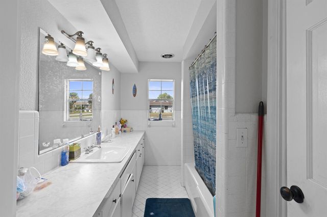 2118 SE Morningside Boulevard, Port St. Lucie, FL 34952