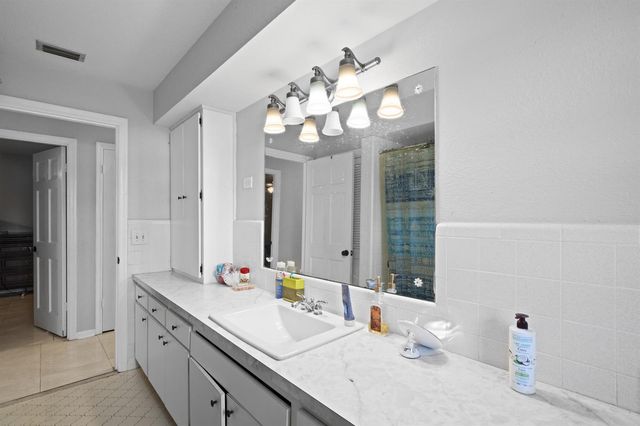2118 SE Morningside Boulevard, Port St. Lucie, FL 34952